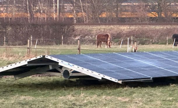 Zonnepanelen veldopstelling